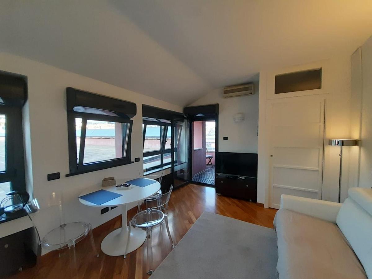 Bilocale Vista Mare Con Terrazzo-Porto Antico- Parcheggio Scontato Appartement Genua Buitenkant foto