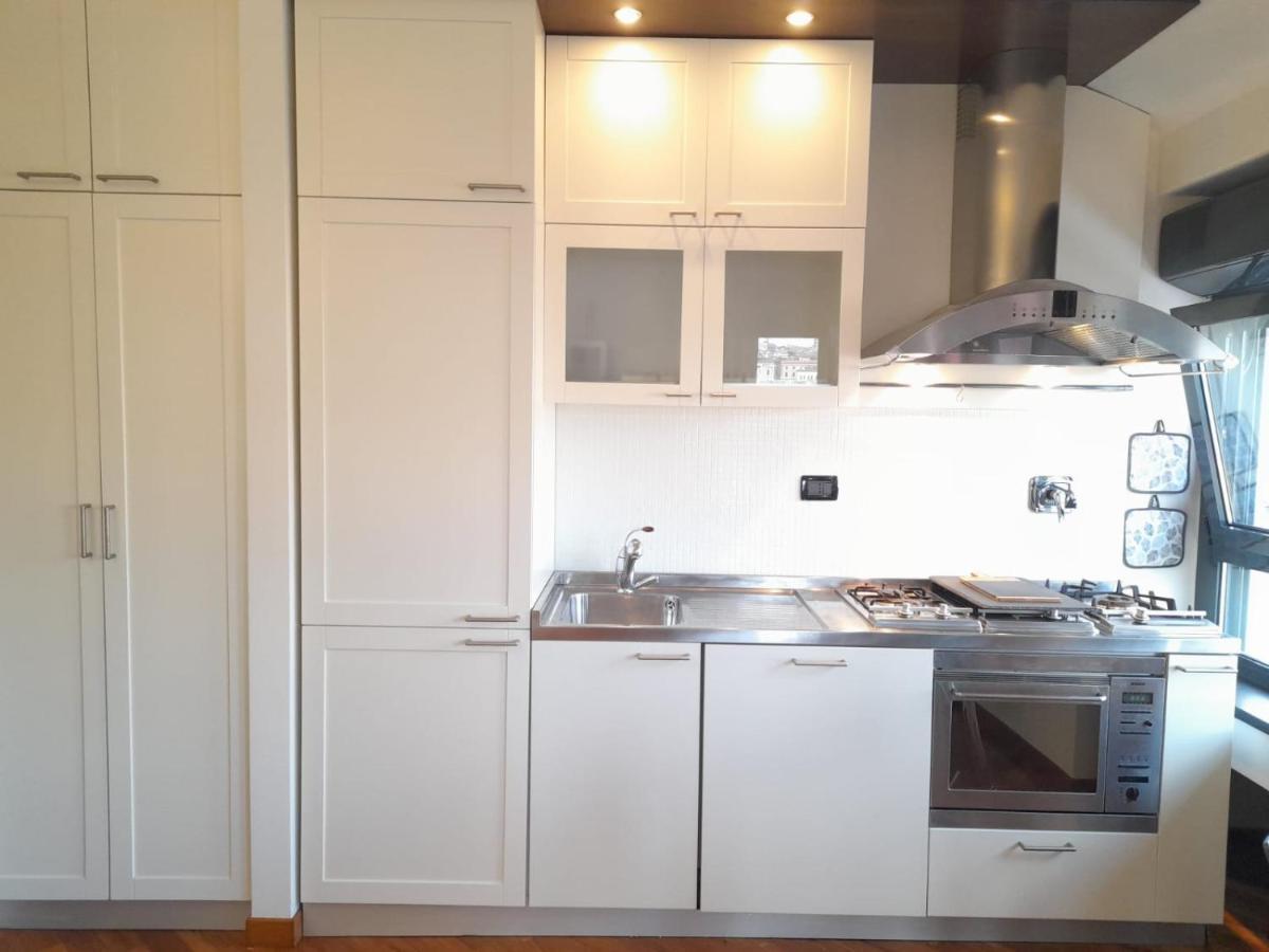 Bilocale Vista Mare Con Terrazzo-Porto Antico- Parcheggio Scontato Appartement Genua Buitenkant foto